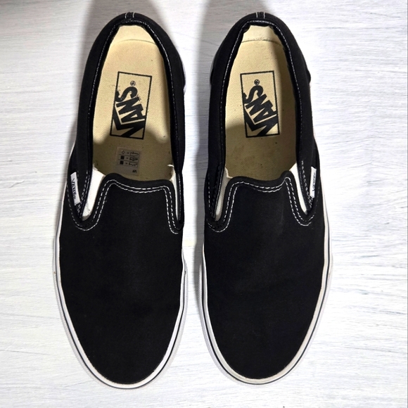 Vans Classic Slip On Shoes - Picture 6 of 11